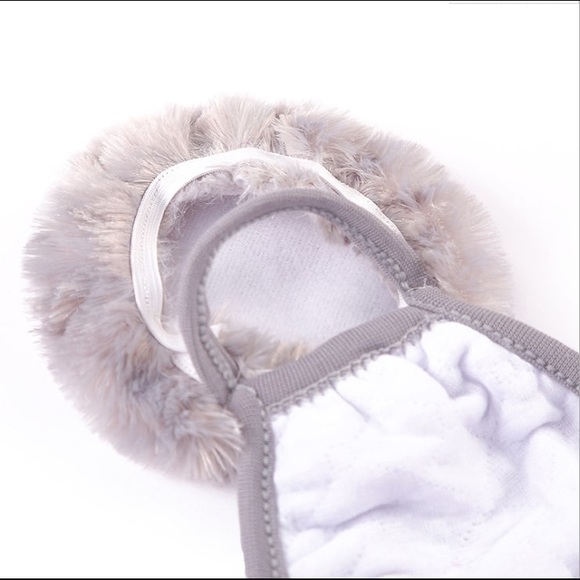 Kid’s warm face mask with Earmuffs pink - Picture 4 of 4